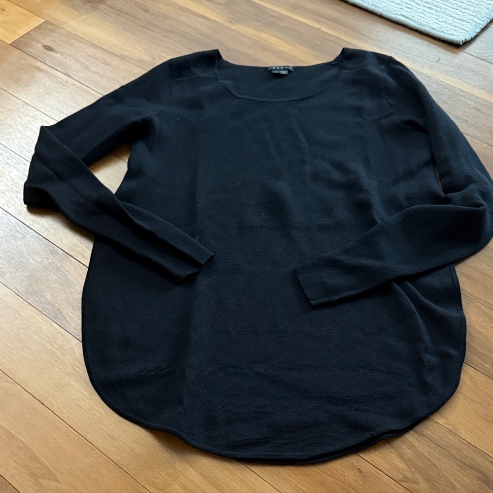 Theory Black Scoop-Neck Long Sleeve Knit Sweater with Side Slits - Size S!